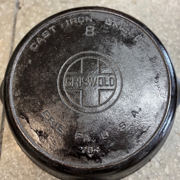 Vintage Griswold #8 Cast Iron Skillet – Large Block Logo – Erie PA – 10” - Picture 2 of 2